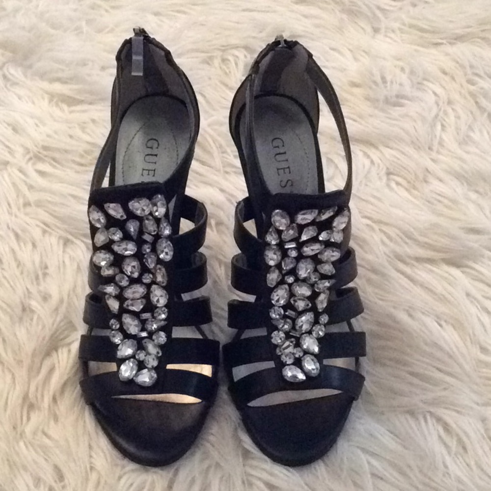 Black Guess size 8 heels